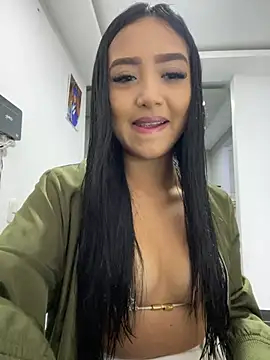 Snapshot of SOPHIACANDY19_ chatting on 01-04-25, 10:24 SOPHIACANDY19 online show from 01-04-25, 10:24