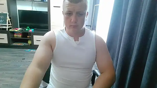 Snapshot of gamblingbum chatting on 06-17-26, 11:12 gamblingbum online show from 06-17-26, 11:12