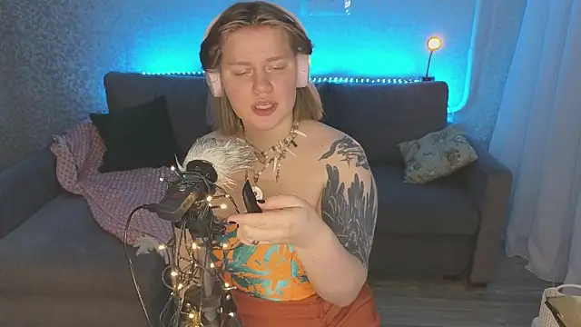 Kira Citro online show from 01-17-25, 08:11