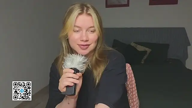 Snapshot of Kira_Citro chatting on 08-03-26, 10:13 Kira Citro online show from 08-03-26, 10:13