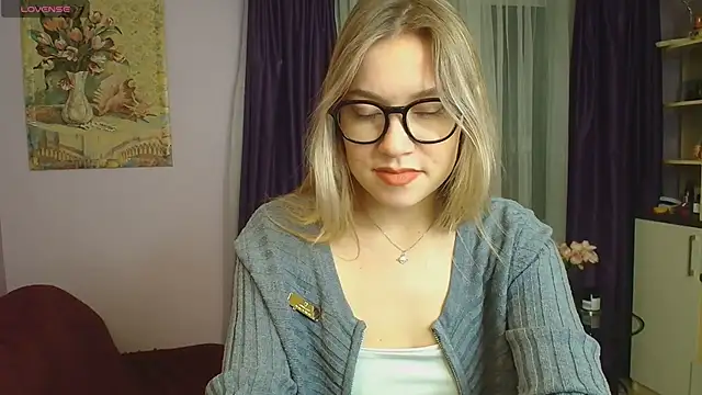 TaylorBre online show from 12-11-24, 03:15