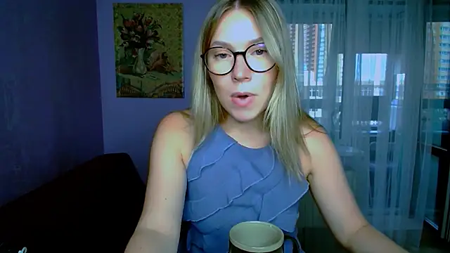 TaylorBre online show from 09-10-25, 04:56