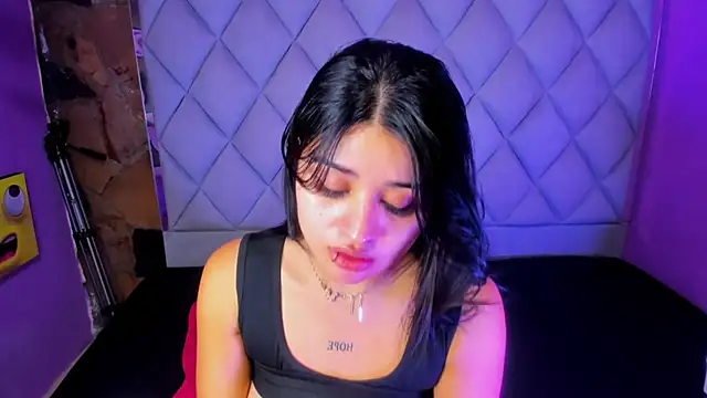 venusowen  online show from 09-26-25, 12:53