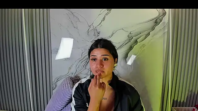 venusowen  online show from 05-27-26, 02:14