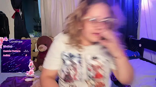 Snapshot of AnnieBigBoobs chatting on 09-29-25, 10:36 AnnieBigBoobs online show from 09-29-25, 10:36