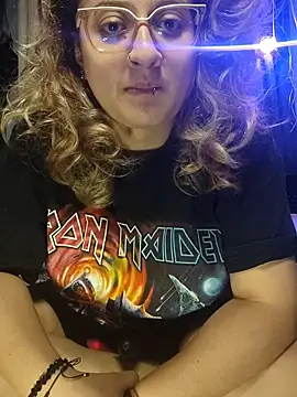 Snapshot of AnnieBigBoobs chatting on 10-18-25, 10:32 AnnieBigBoobs online show from 10-18-25, 10:32