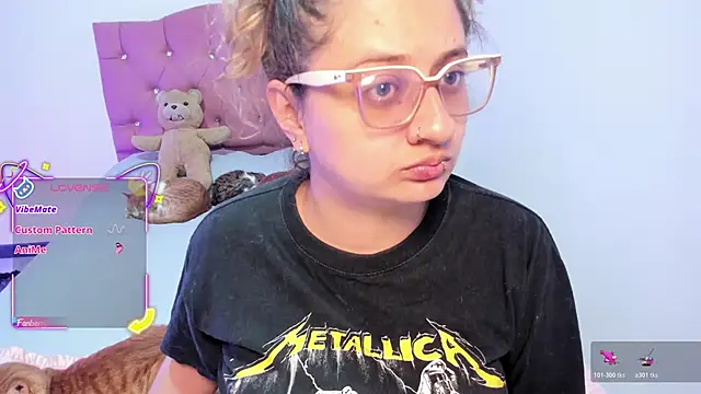 Snapshot of AnnieBigBoobs chatting on 12-03-25, 11:58 AnnieBigBoobs online show from 12-03-25, 11:58