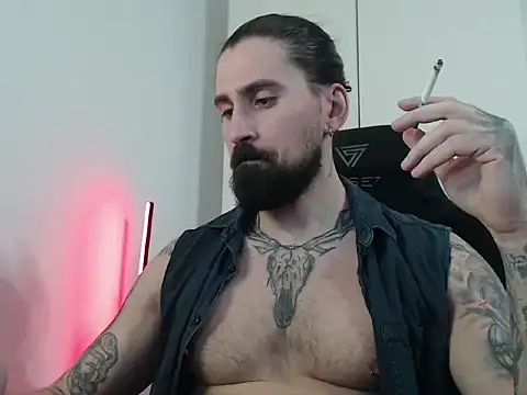 Snapshot of MateoHunk chatting on 11-29-25, 08:01 MateoHunk online show from 11-29-25, 08:01