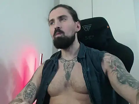 Snapshot of MateoHunk chatting on 12-04-25, 02:04 MateoHunk online show from 12-04-25, 02:04