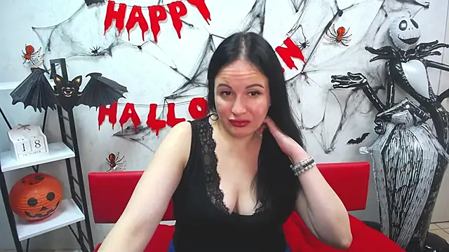 Snapshot of TayaBoret chatting on 10-18-25, 05:25 TayaBoret online show from 10-18-25, 05:25