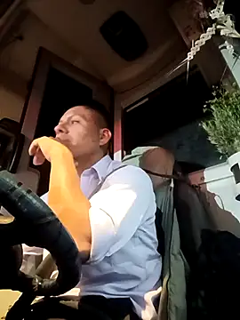 alexchir4 online show from 10-22-25, 01:17