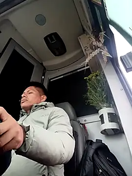 alexchir4 online show from 11-10-25, 11:53