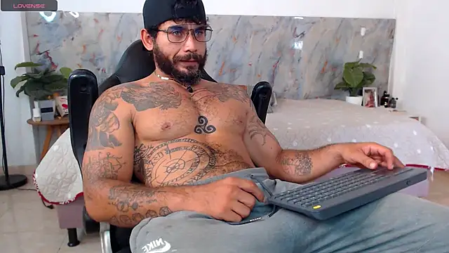 Snapshot of hanz_col chatting on 06-09-26, 05:13 hanz col online show from 06-09-26, 05:13
