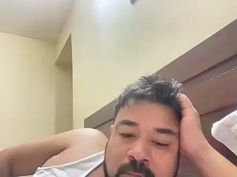 Snapshot of coolboy6566 chatting on 12-17-25, 01:00 coolboy6566 online show from 12-17-25, 01:00