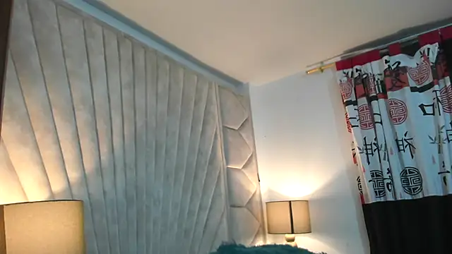 Snapshot of Jade_squirtt chatting on 10-21-25, 10:27 Jade squirtt online show from 10-21-25, 10:27