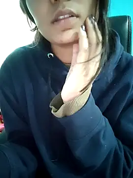 Snapshot of Reena_Singh53 chatting on 01-29-25, 07:36 Reena Singh53 online show from 01-29-25, 07:36