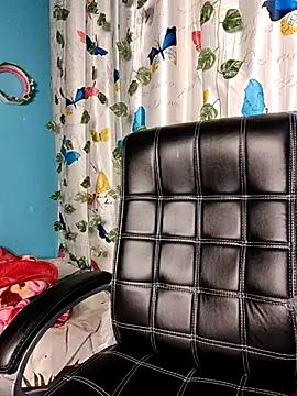 Snapshot of Reena_Singh53 chatting on 02-12-25, 02:43 Reena Singh53 online show from 02-12-25, 02:43