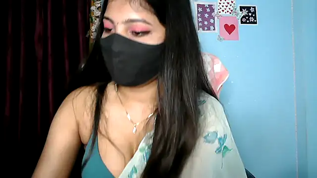 Snapshot of Reena_Singh53 chatting on 09-15-25, 01:11 Reena Singh53 online show from 09-15-25, 01:11