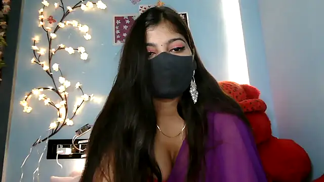 Snapshot of Reena_Singh53 chatting on 09-26-25, 02:32 Reena Singh53 online show from 09-26-25, 02:32