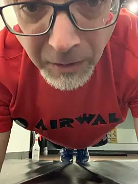 Snapshot of MaxVain chatting on 01-04-25, 10:02 MaxVain online show from 01-04-25, 10:02