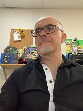 Snapshot of MaxVain chatting on 03-20-25, 04:31 MaxVain online show from 03-20-25, 04:31