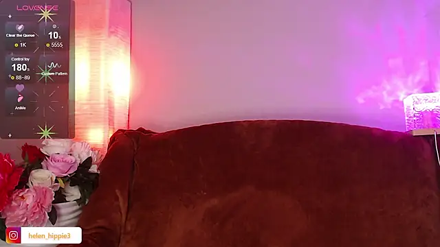 Snapshot of FoxRineHelen chatting on 01-15-26, 10:35 FoxRineHelen online show from 01-15-26, 10:35