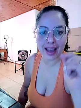 Snapshot of babyluna939 chatting on 01-11-26, 02:11 babyluna939 online show from 01-11-26, 02:11