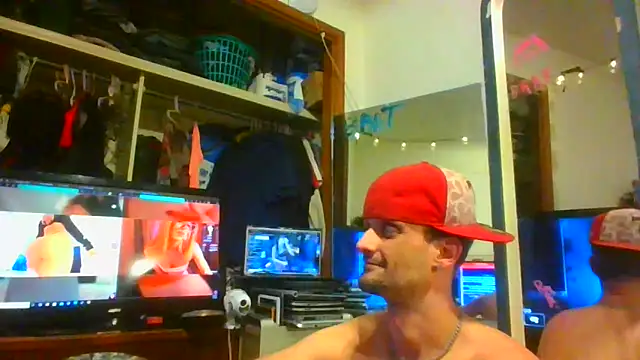 Snapshot of slinginbigD chatting on 01-06-25, 12:16 slinginbigD online show from 01-06-25, 12:16