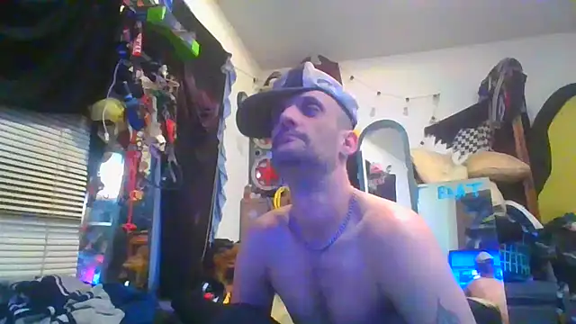 Snapshot of slinginbigD chatting on 02-01-25, 06:10 slinginbigD online show from 02-01-25, 06:10