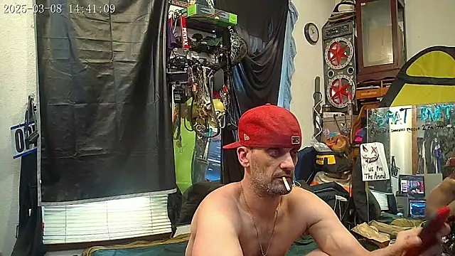 Snapshot of slinginbigD chatting on 03-08-25, 08:46 slinginbigD online show from 03-08-25, 08:46