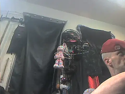 Snapshot of slinginbigD chatting on 09-18-25, 01:40 slinginbigD online show from 09-18-25, 01:40