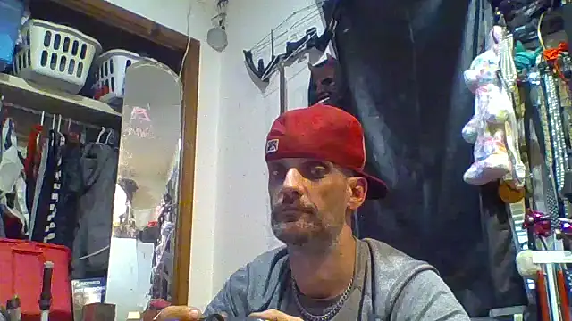 Snapshot of slinginbigD chatting on 09-23-25, 08:01 slinginbigD online show from 09-23-25, 08:01