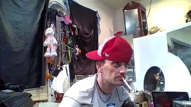 Snapshot of slinginbigD chatting on 09-27-25, 07:13 slinginbigD online show from 09-27-25, 07:13