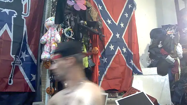 Snapshot of slinginbigD chatting on 10-18-25, 07:03 slinginbigD online show from 10-18-25, 07:03