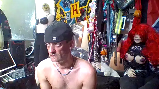 Snapshot of slinginbigD chatting on 11-01-25, 08:49 slinginbigD online show from 11-01-25, 08:49