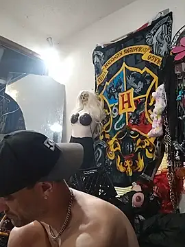 Snapshot of slinginbigD chatting on 11-03-25, 07:37 slinginbigD online show from 11-03-25, 07:37