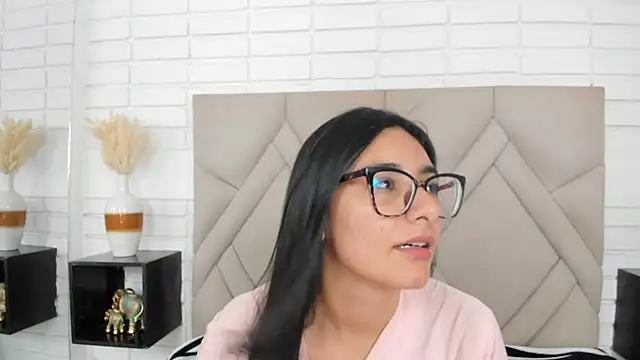 Isis Osman online show from 09-26-25, 07:18