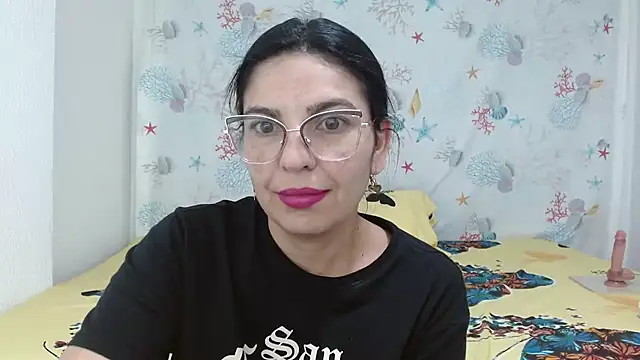 Snapshot of anybellucci43 chatting on 12-21-24, 03:25 anybellucci43 online show from 12-21-24, 03:25