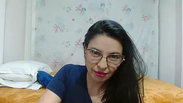 Snapshot of anybellucci43 chatting on 03-08-25, 04:01 anybellucci43 online show from 03-08-25, 04:01