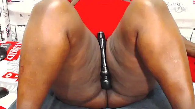 Honeybumsx32 online show from 03-18-26, 03:48