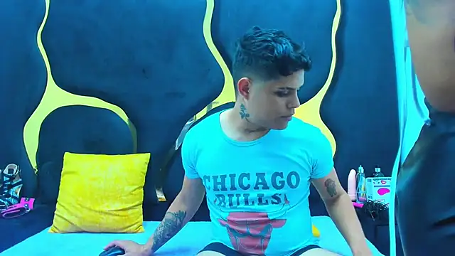 MelissaAndZeuss online show from 03-12-25, 03:13