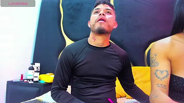 MelissaAndZeuss online show from 11-06-25, 05:52