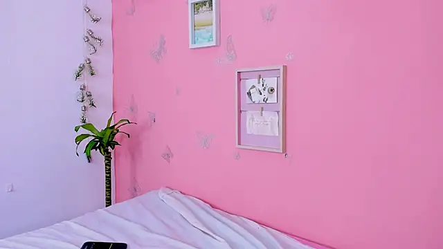 Snapshot of Amandalorense_ chatting on 12-10-24, 03:41 Amandalorense online show from 12-10-24, 03:41