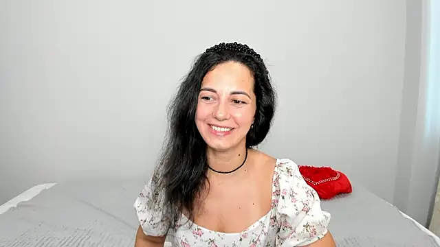 Snapshot of Linda_Insatiable chatting on 06-14-26, 01:25 Linda Insatiable online show from 06-14-26, 01:25