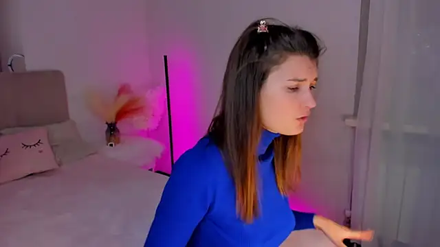 Snapshot of Laura_Leee chatting on 02-13-25, 09:20 Laura Leee online show from 02-13-25, 09:20