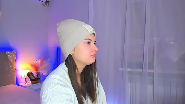 Laura Leee online show from 02-17-26, 06:32