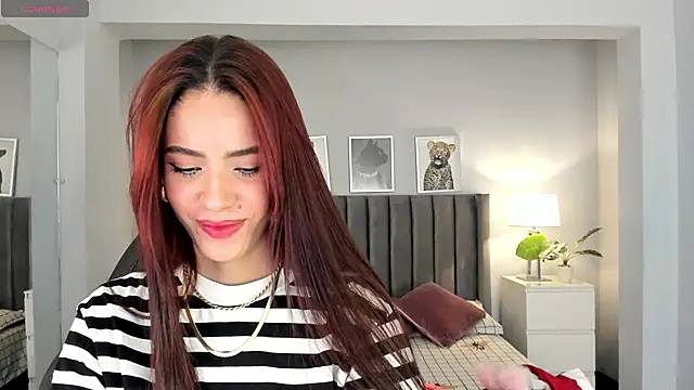 Snapshot of Madie__collins chatting on 01-13-25, 12:02 Madie collins online show from 01-13-25, 12:02