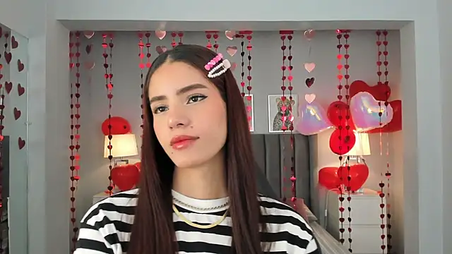 Snapshot of Madie__collins chatting on 02-08-25, 11:55 Madie collins online show from 02-08-25, 11:55