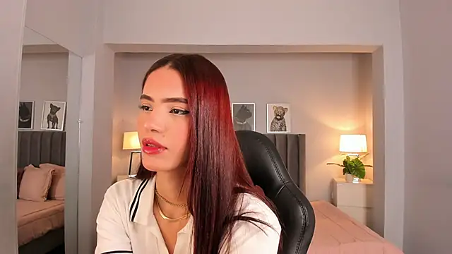 Snapshot of Madie__collins chatting on 03-05-25, 10:55 Madie collins online show from 03-05-25, 10:55