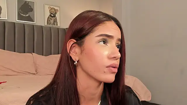 Snapshot of Madie__collins chatting on 03-21-25, 05:56 Madie collins online show from 03-21-25, 05:56